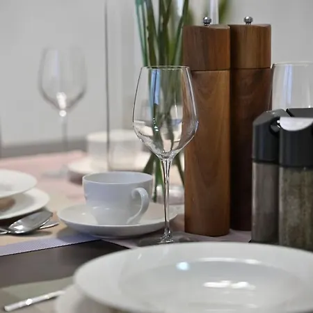Apartment Luxury Urban Oasis Center *