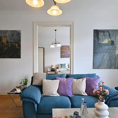 Luxury Urban Oasis Center Apartment